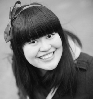 Sherry Lu | Vancouver Wedding & Portrait Photographer bio picture